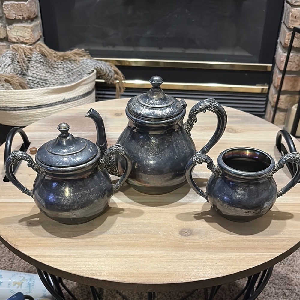 Forbes silver Co quadruple 195 silver plate set